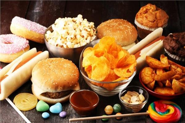 مضرة بالصحة ..  خبيرة تغذية تحذر من الأطعمة الخالية الدسم