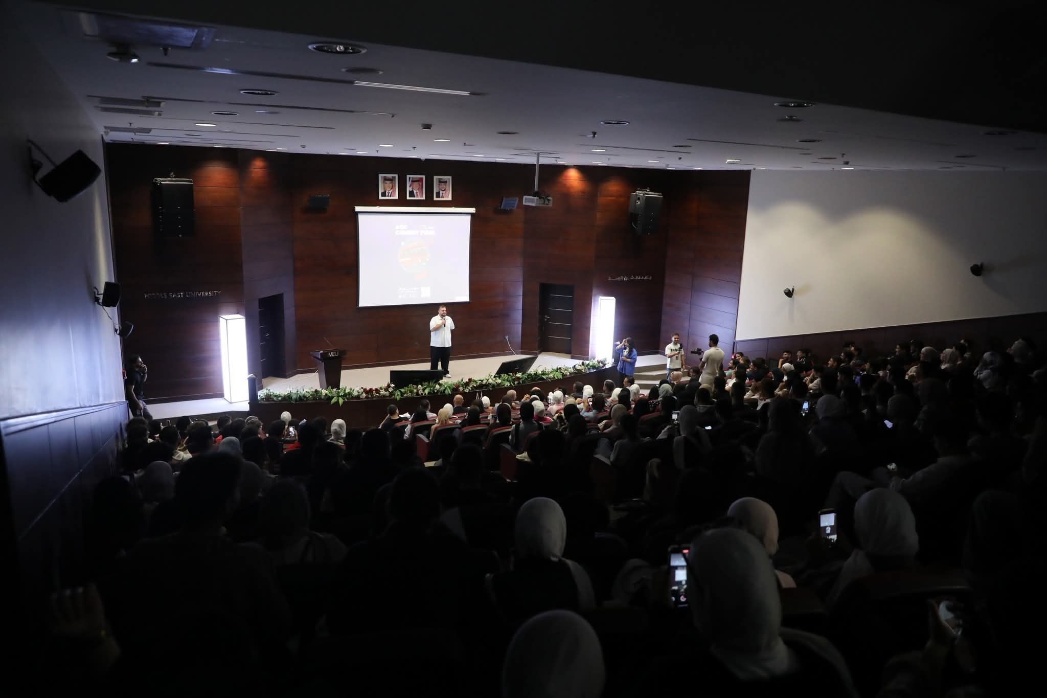 جامعة الشرق الأوسط تحتفي بطلبتها الجُدُد في اليوم المفتوح