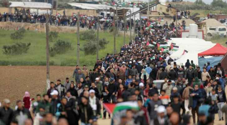 غزة: دعوات للمشاركة في "جمعة الشهداء والأسرى" ..  والاحتلال يحذر