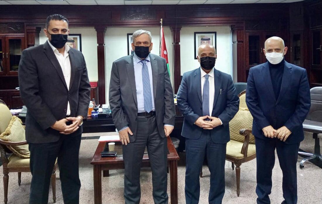 النائب ابو حسان والحاج توفيق  يلتقيان وزير الصحة  