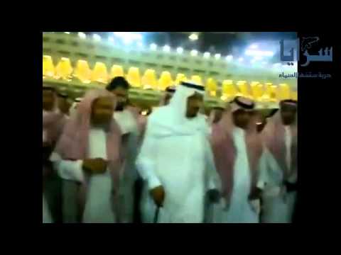 الملك سلمان يطوف بالكعبة دون حراسة 