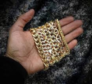 خطيب عراقي يروي قصة "أسوارة" لأردنية عادت لصاحبتها بعد 17 عاماً  ..  فيديو 