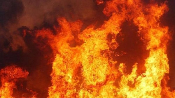 وسائل إعلام: حريق ضخم في مركز تجاري بطهران 