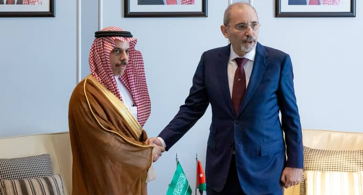 السعودية تعرب عن تضامنها مع الأردن وإدانتها الشديدة لهجوم كنيسة الكرك خلال اتصال هاتفي تلقاه الصفدي من نظيره السعودي