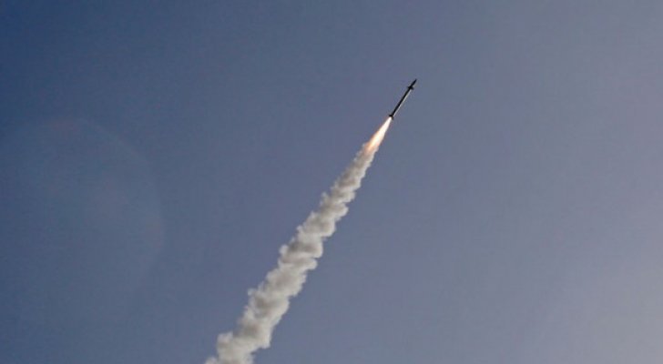 حماس تُطلق صاروخ "عياش 250" نحو مطار رامون وتدعو لوقف رحلات الطيران نحو فلسطين المحتلة