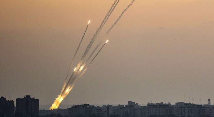 جيش الاحتلال يعلن إصابة جنديين جراء شظايا قذيفة صاروخية أُطلقت من غزة