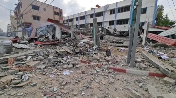 10 شهداء في القصف "الإسرائيلي" لمدرسة النزلة