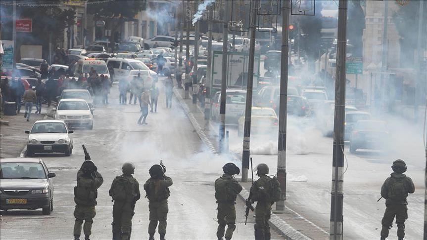 إصابة 13 فلسطينيا خلال مواجهات مع الاحتلال في الضفة الغربية