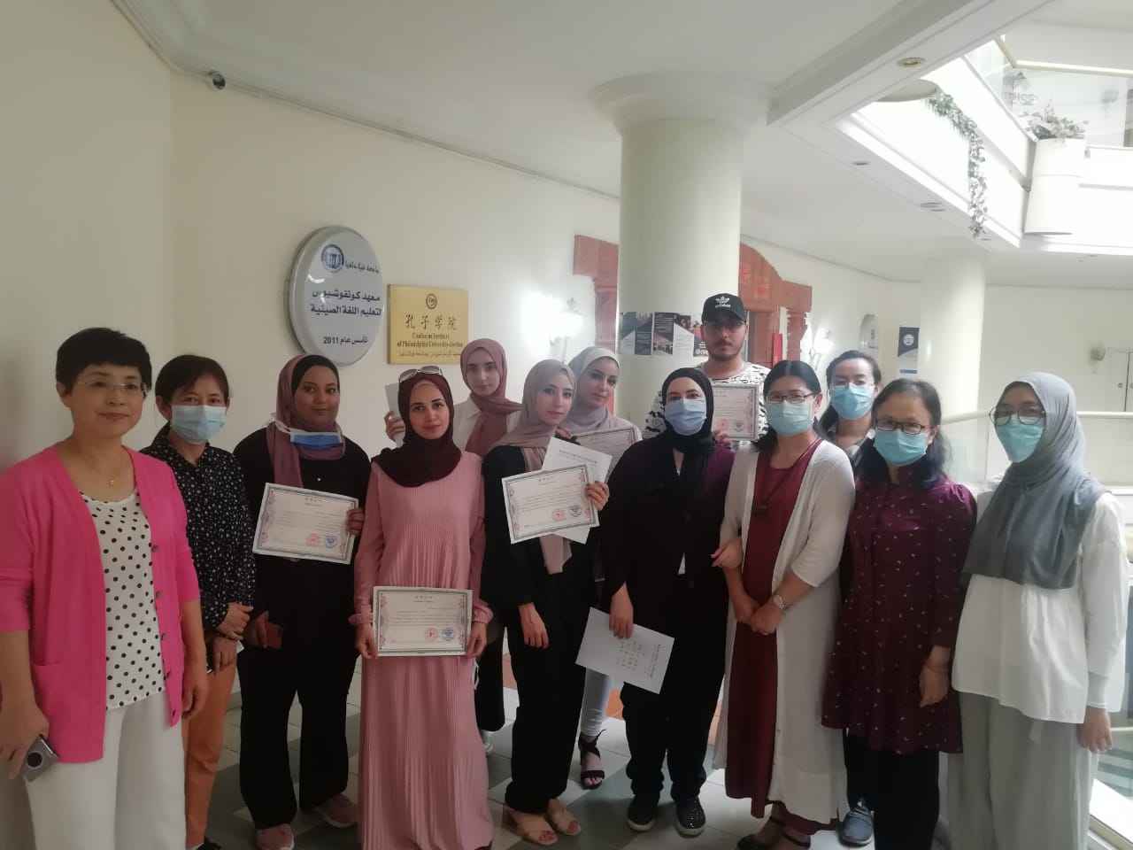 معهد كونفوشيوس/ جامعة فيلادلفيا يقيم مسابقة الخط الصيني لطلبة قسم اللغة الصينية وآدابها