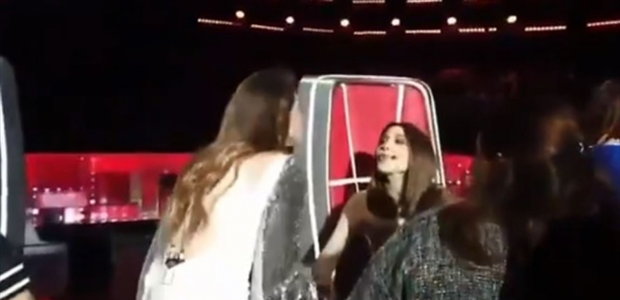 هل امتنعت نانسي عجرم عن تقبيل أنابيلا هلال بسبب "كورونا"؟