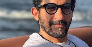 أحمد حلمي يحرر بلاغاً ضد مدير منزله