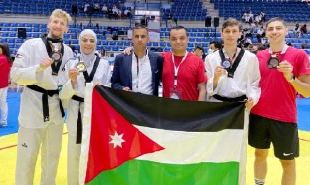 لاعبو منتخب عمان الأهلية للتايكواندو وضمن المنتخب الوطني الاردني يحصدون 3 ميداليات ملونة في البطولة الآسيوية  