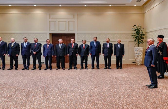 بالاسماء  ..  محافظون جدد يؤدون اليمين القانونية امام الملك 