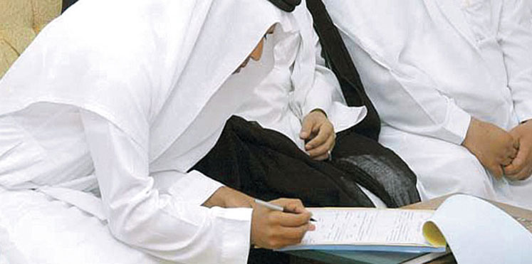 بالفيديو ..  هكذا فاجأت سعودية زوجها بعد علمها بزواجه من أخرى