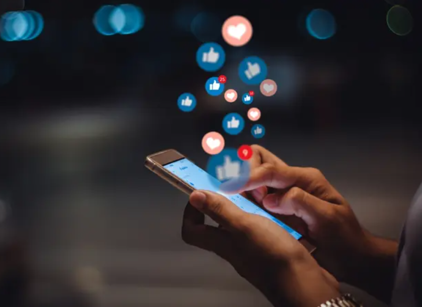 بعد أستراليا ..  الألمان يؤيدون حظر وسائل التواصل للمراهقين