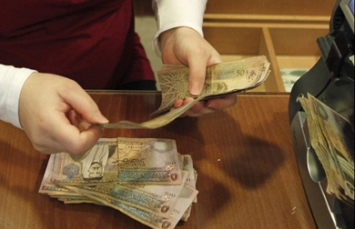 موظفتان في بنك أردني تختلسان 209 آلاف دينار