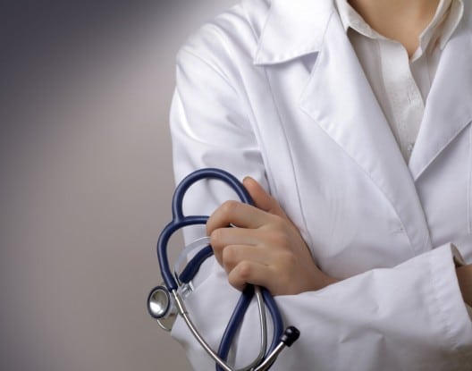 "الأطباء" تجمع 300 ألف دينار دعما لأهل غزة
