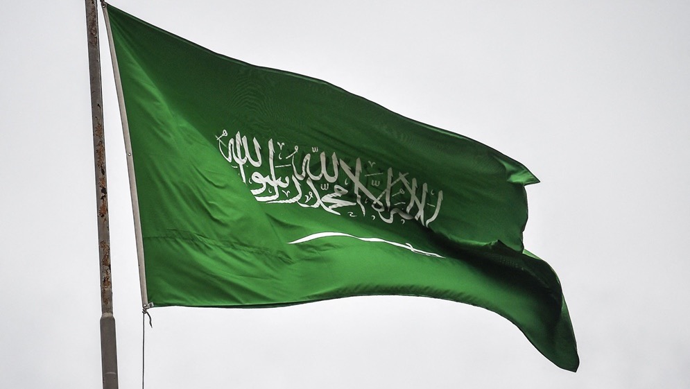 الدفاع المدني السعودي: إصابة 6 أشخاص جراء سقوط مقذوف في نجران