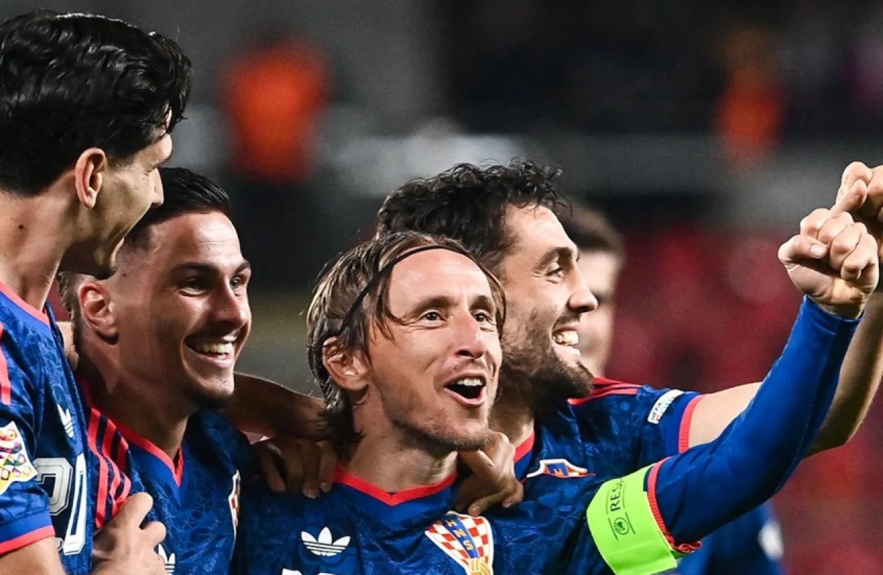 في سن 41 ..  مودريتش يهز شباك التشيك ويواصل كتابة التاريخ