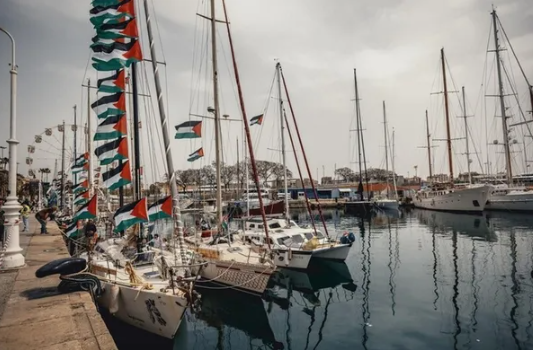 أسطول الصمود" ينطلق باتجاه قطاع غزة