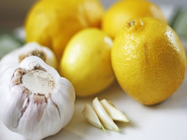 اليكم فوائد وصفة الثوم والليمون