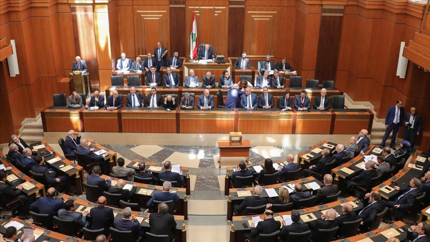 البرلمان اللبناني يرجئ الجلسة الثانية لانتخاب رئيس جديد للبلاد