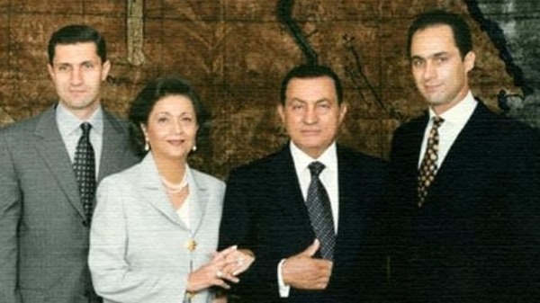 أول لقاء عائلي لأسرة مبارك خارج السجن منذ 4 سنوات
