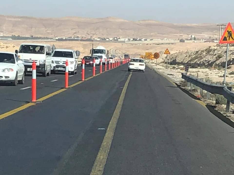 بالصور .. تحذير لسالكي الطريق الصحراوي
