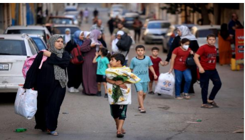 807 آلاف من سكان غزة وشمالها صامدون بمنازلهم
