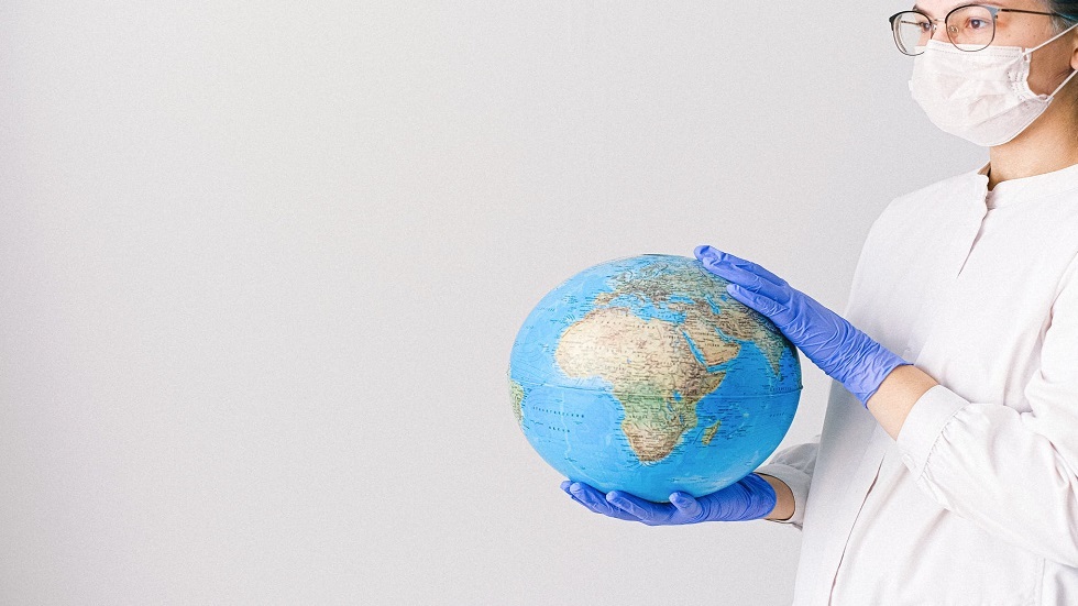 باحثة تكشف المسؤول عن زيادة احتمال تفشي الأوبئة في العالم