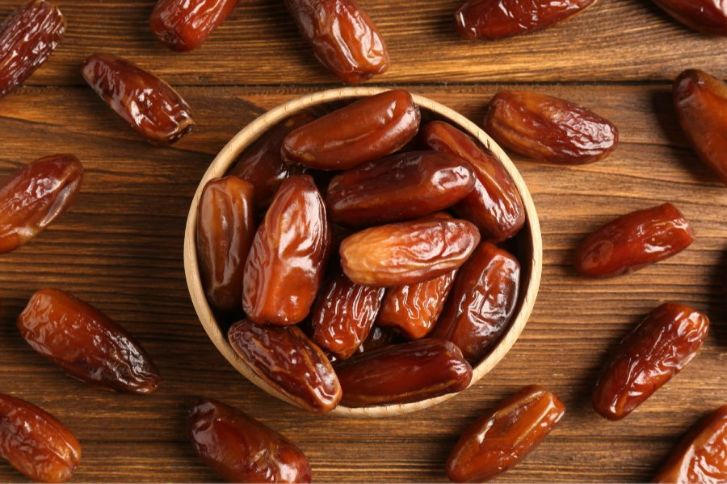 فوائد التمر 12 ..  و4 حالات ينصح فيها بعدم تناوله
