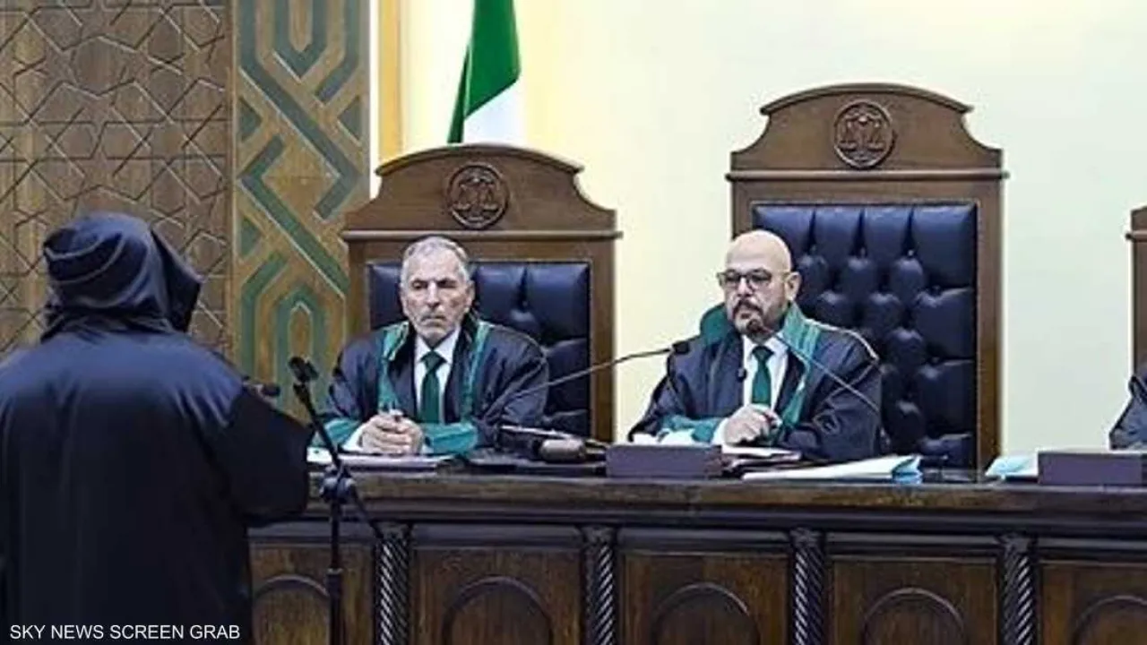 محاكمة مفتي البراميل ..  شاهد سري يكشف قصة العباءة الملكية