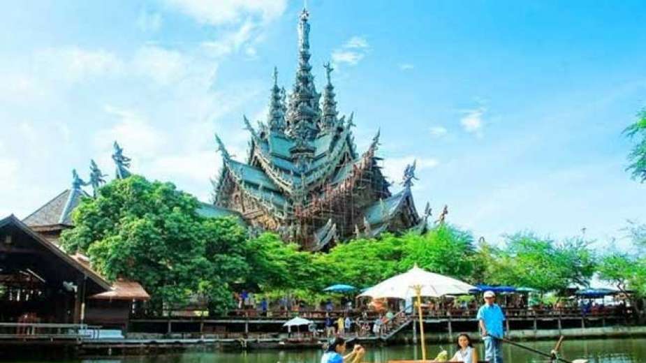 في تايلاند ..  آلاف السياح الروس تقطعت بهم السبل بسبب العقوبات