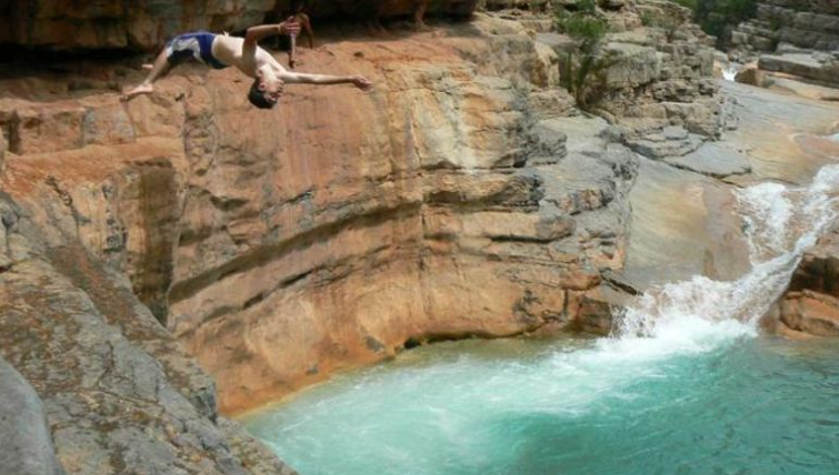 بالصور  ..  استمتع برحلة سياحية لا تنسى إلى وادي الجنة في المغرب