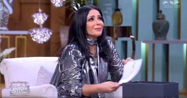 فيديو  ..  منى زكى تغنى مهرجانات مع منى الشاذلى : مصاحبش الفرافير