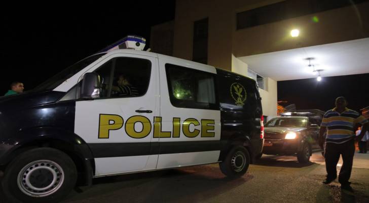 جريمة تهز مصر ..  شاب يقتل والده في الشارع