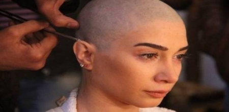 بالصورة .. هل تذكرون النجمة السورية التي حلقت كامل شعرها ..  شاهدوا كيف أصبحت الآن!
