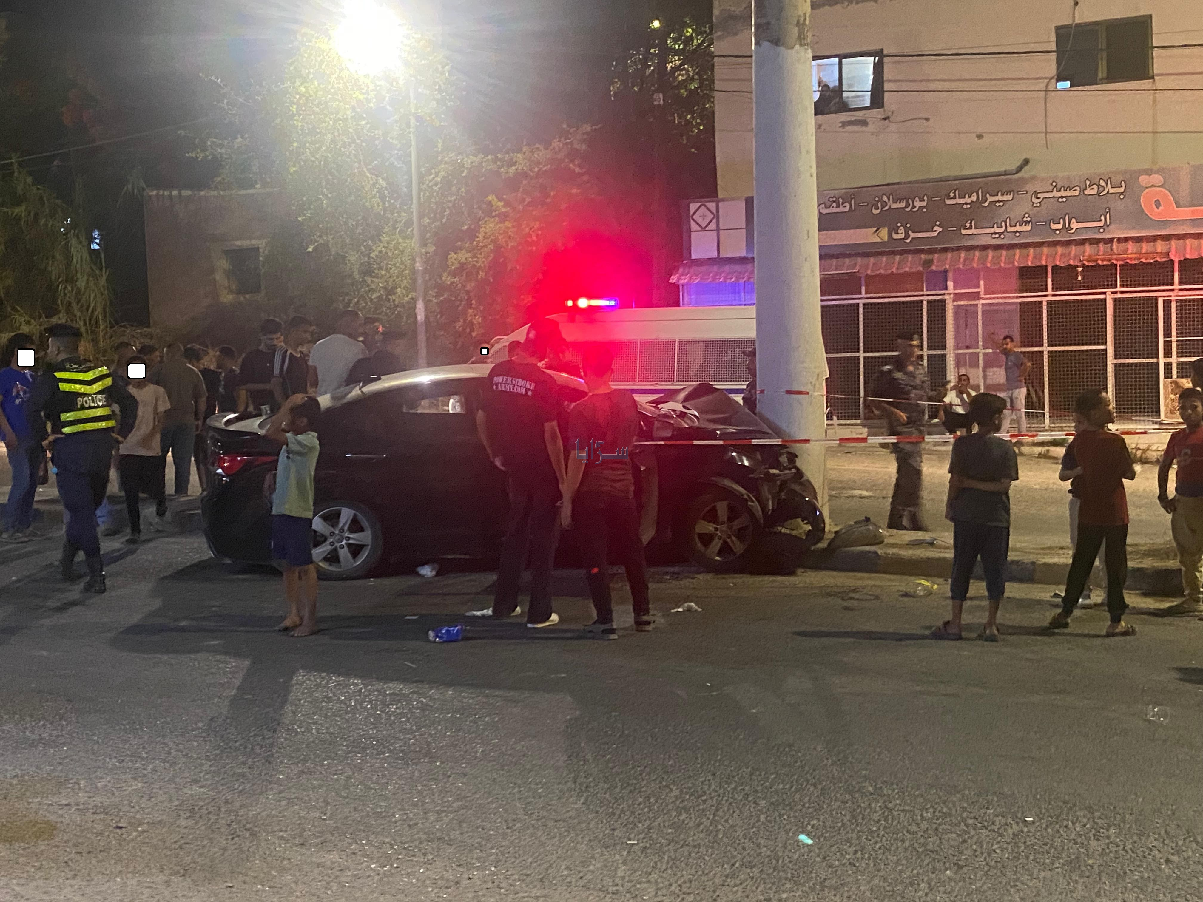 5 إصابات في حادث اصطدام مركبة بعمود كهرباء بمنطقة المشارع
