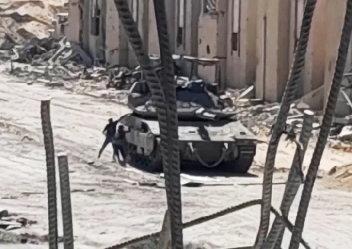 ديفيد هيرست: هكذا استدرجت حماس إسرائيل إلى فخ مميت