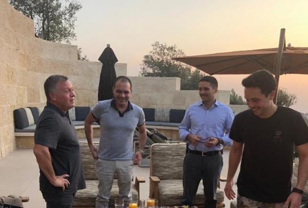 الأمير علي بن الحسين: مع إخواني  .. صورة 