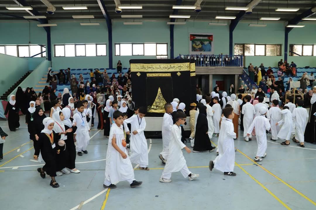 شعائر الحج بمدرسة عائشة بنت ابي بكر في العقبة 