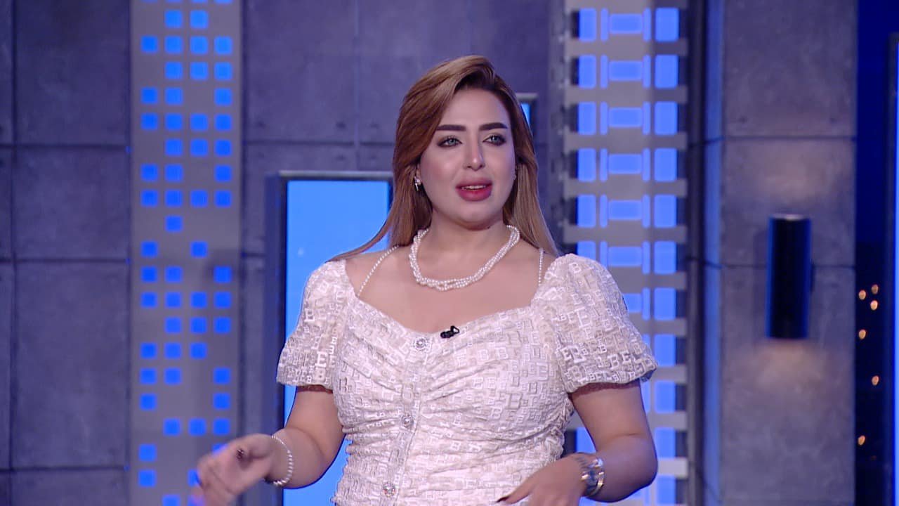 خريجة صيدلة ..  7 معلومات لا تعرفها عن الإعلامية الموقوفة منى العمدة