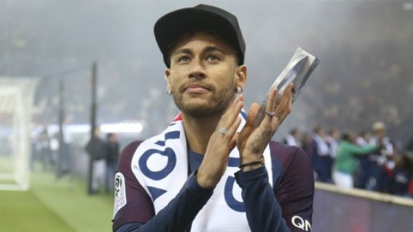 فيديو: نيمار يؤكد بقاءه في باريس سان جيرمان  
