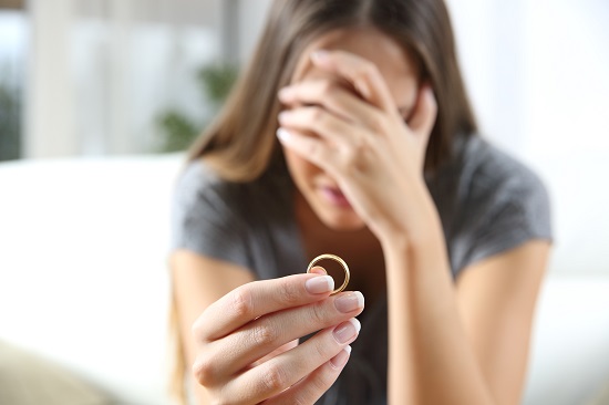 10 خطوات تساعدك في نسيان الحب الأول بسرعة