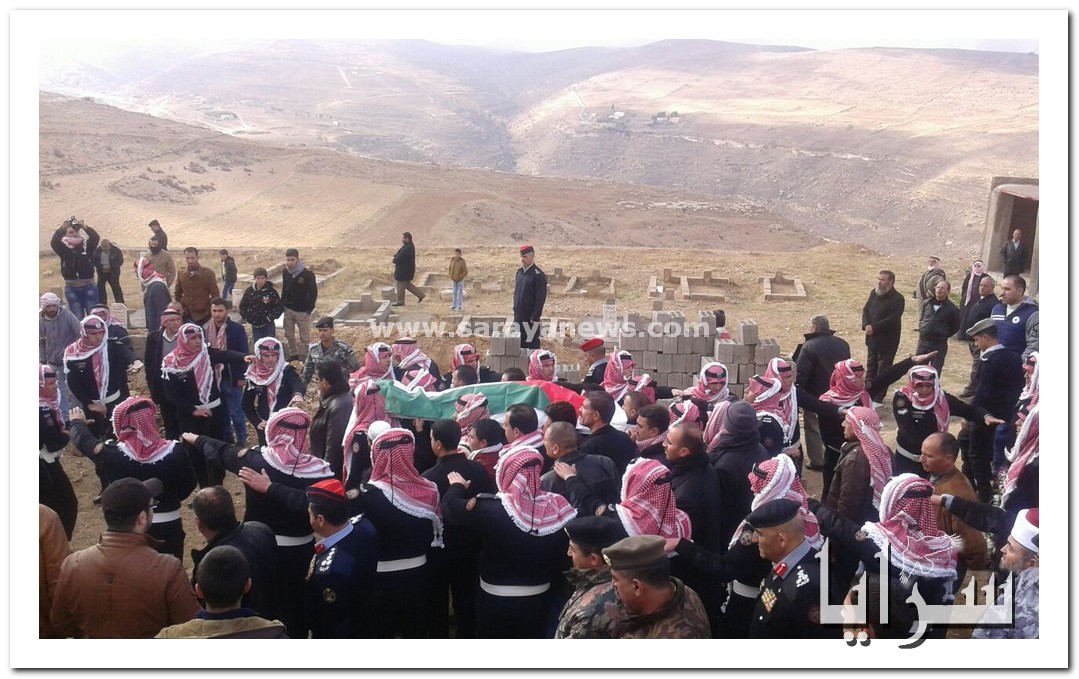 بالفيديو والصور  ..  المئات يشيعون جثمان الشهيد محمد البنوي من مرتبات الدرك في الكرك