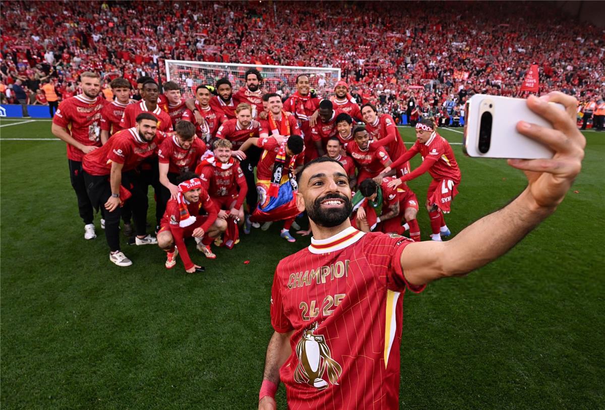 عملاق إنجلترا يتلقى نصيحة هامة بضم محمد صلاح