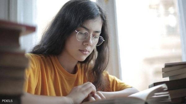 مدرسة تجبر طالبة على الحضور رغم كورونا