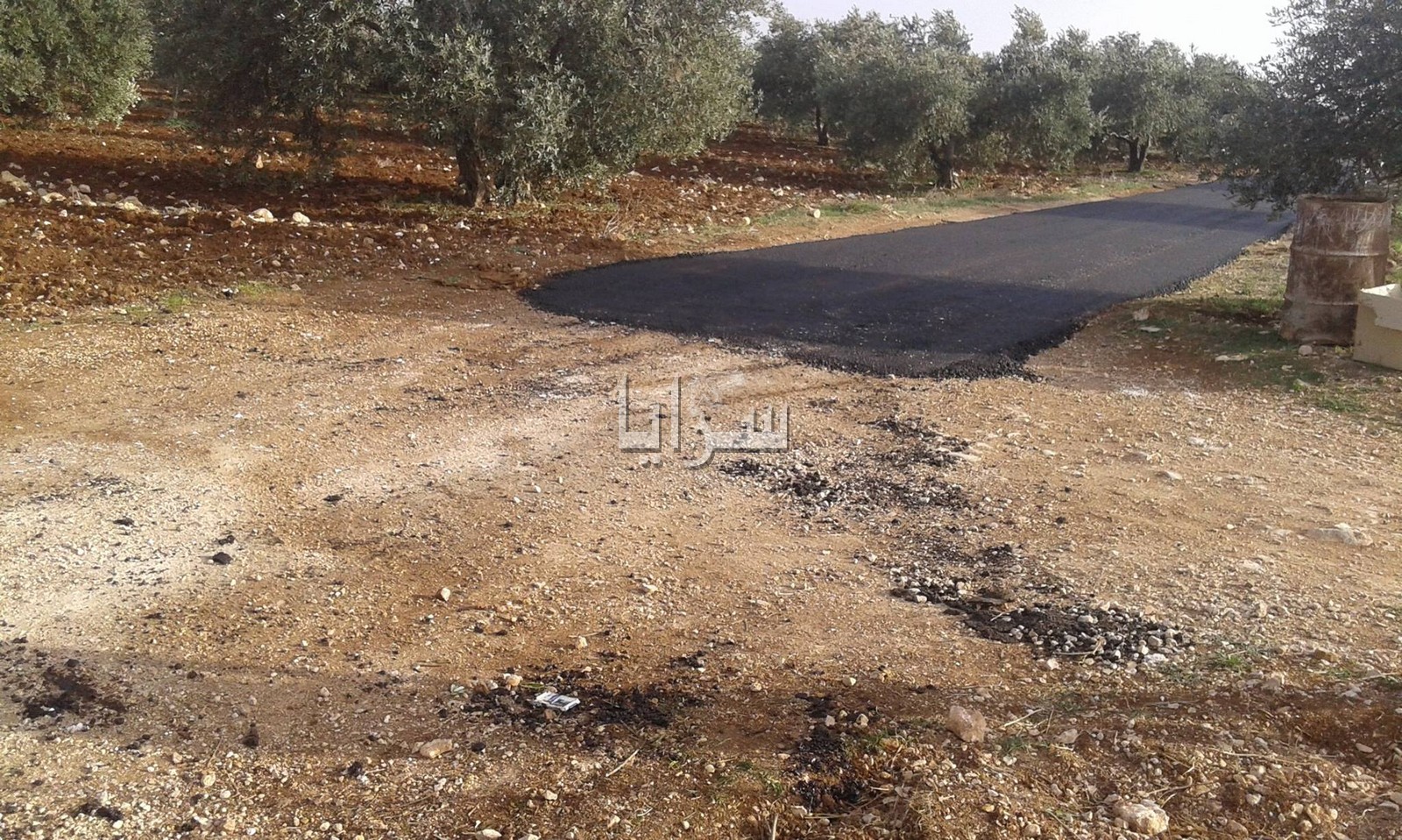 بالصور  ..  تعبيد جزء من الطرق يكلف 293 ألف دينار في بني كنانة ( وثيقة )