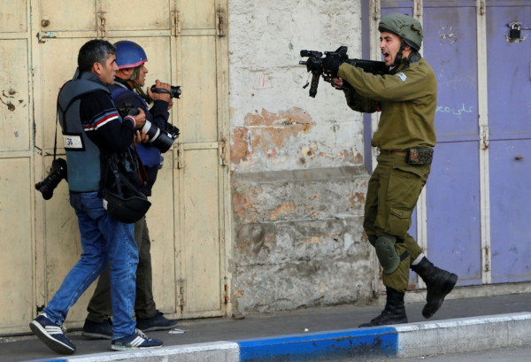 نقابة الصحفيين: 66 انتهاكا للاحتلال بحق الصحفيين في تموز الماضي