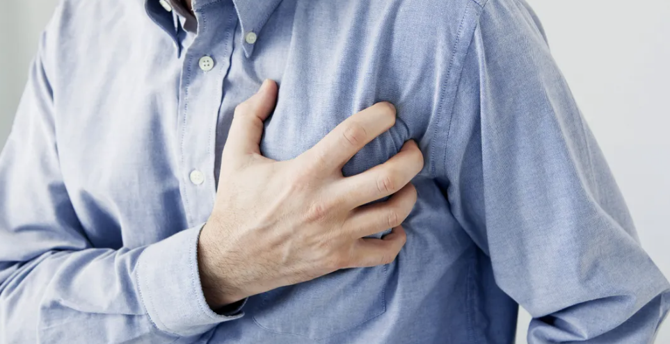 من الطقس البارد إلى المباريات الرياضية ..  14 سبباً غير متوقع للنوبات القلبية